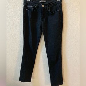 Women’s Levi Straight Leg Black and so cute. Size 8L